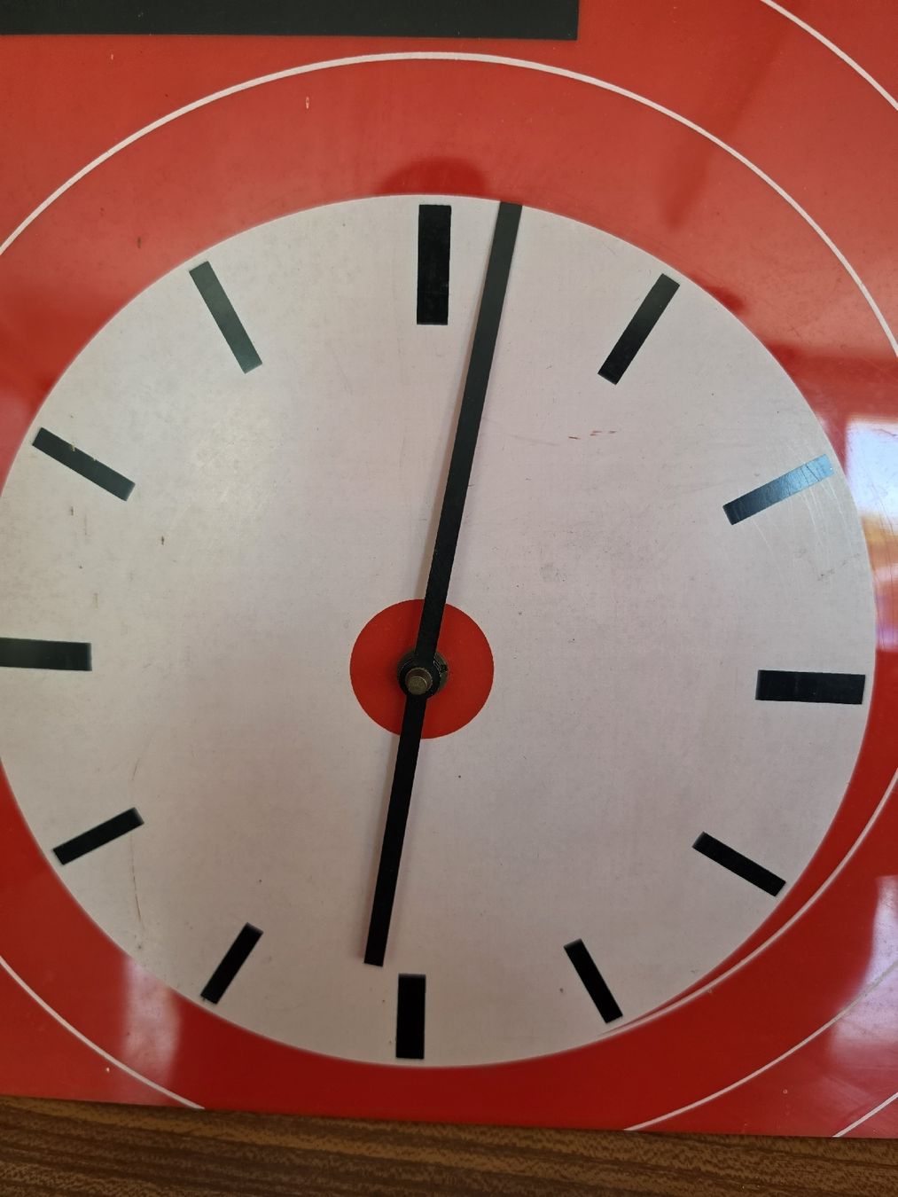 Stand- & Wanduhren: BASF Wanduhr rot Retro Design  – Gebraucht aus Mettlen von elios0888 1