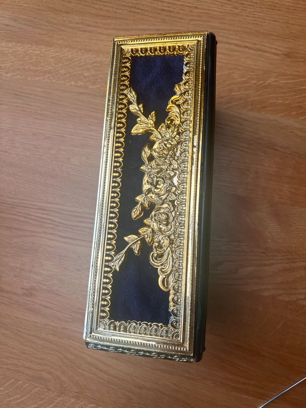 Altro in Decorazioni & Accessori: Elegante Taschentuchbox mit Gold Muster – Usato da Zumikon venduto da jensbehlau81 2