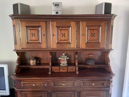 Schönes grosses Buffet + Kommode – klassischer Landhausstil