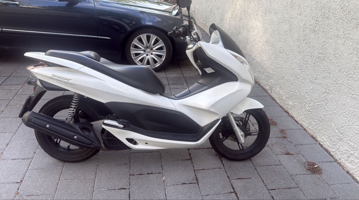 Honda Scooter: Originale Honda PCX VERSCHALUNG WEISS PERL – Usato da Grenchen venduto da Leonardo29