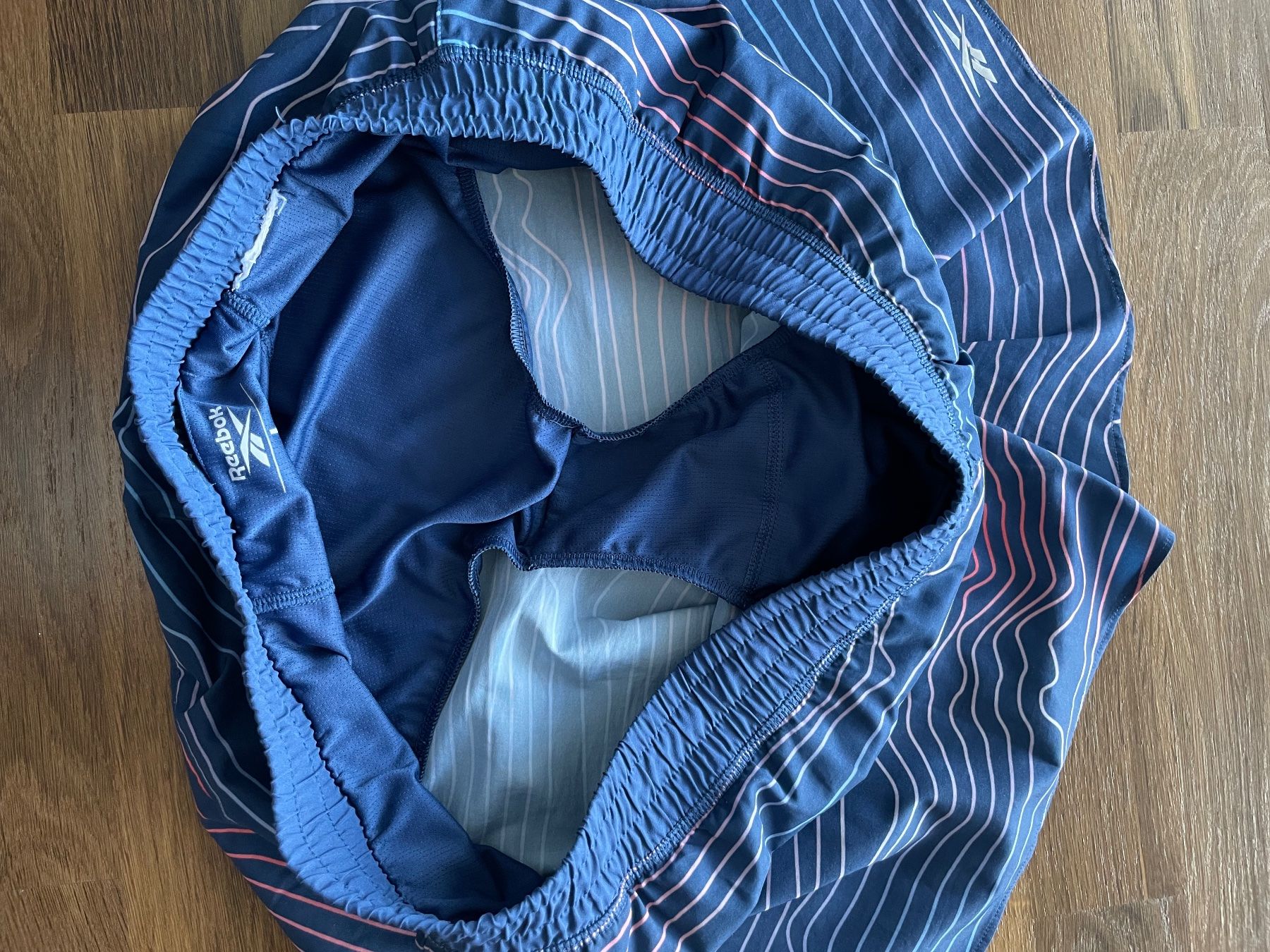 Reebok Pantaloni: Short Reebok – Usato da Olten venduto da B3ren 2