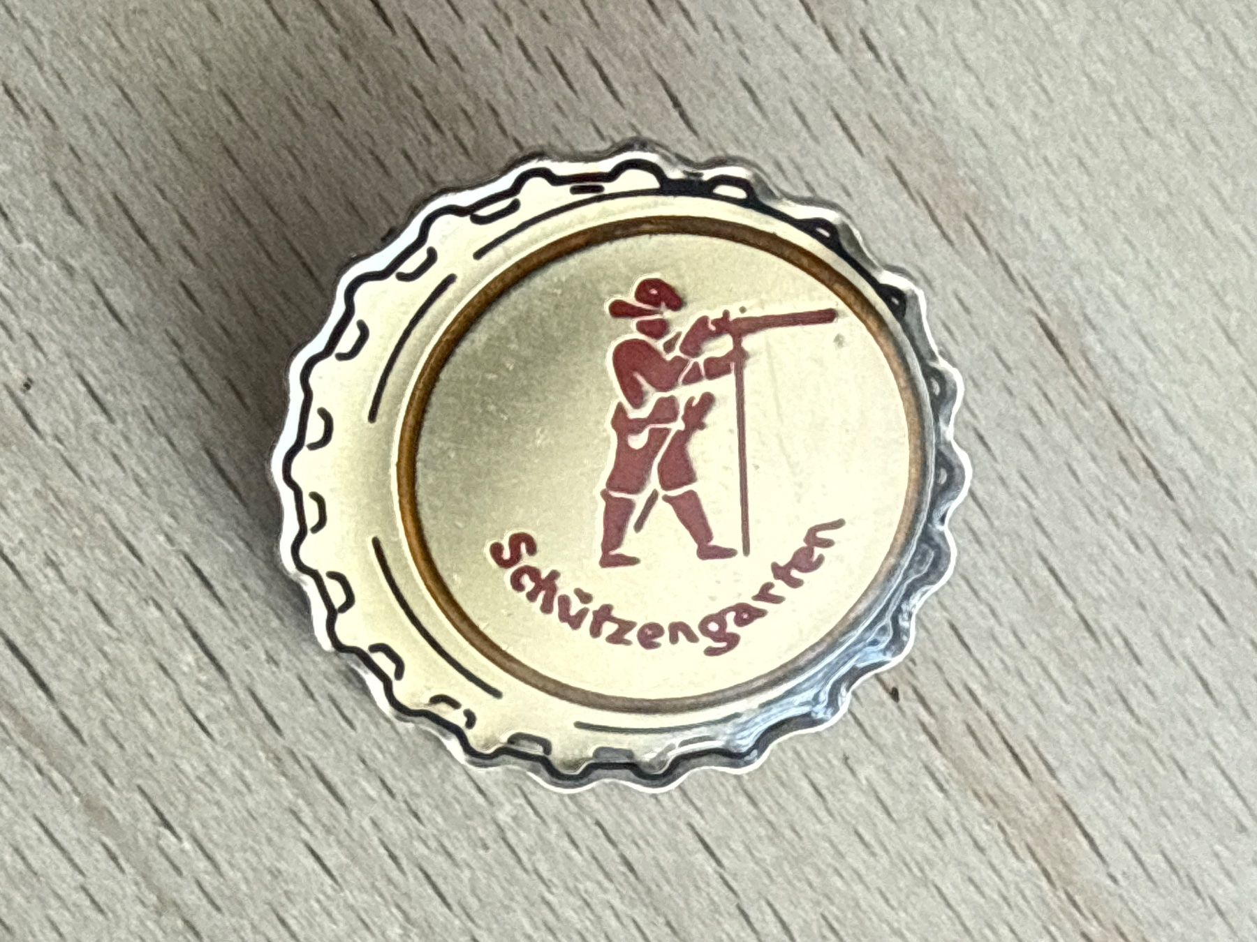 Plaquettes & Badges: Pin Schützengarten Bierdeckel – D'occasion à Glattbrugg par Schweigmatt