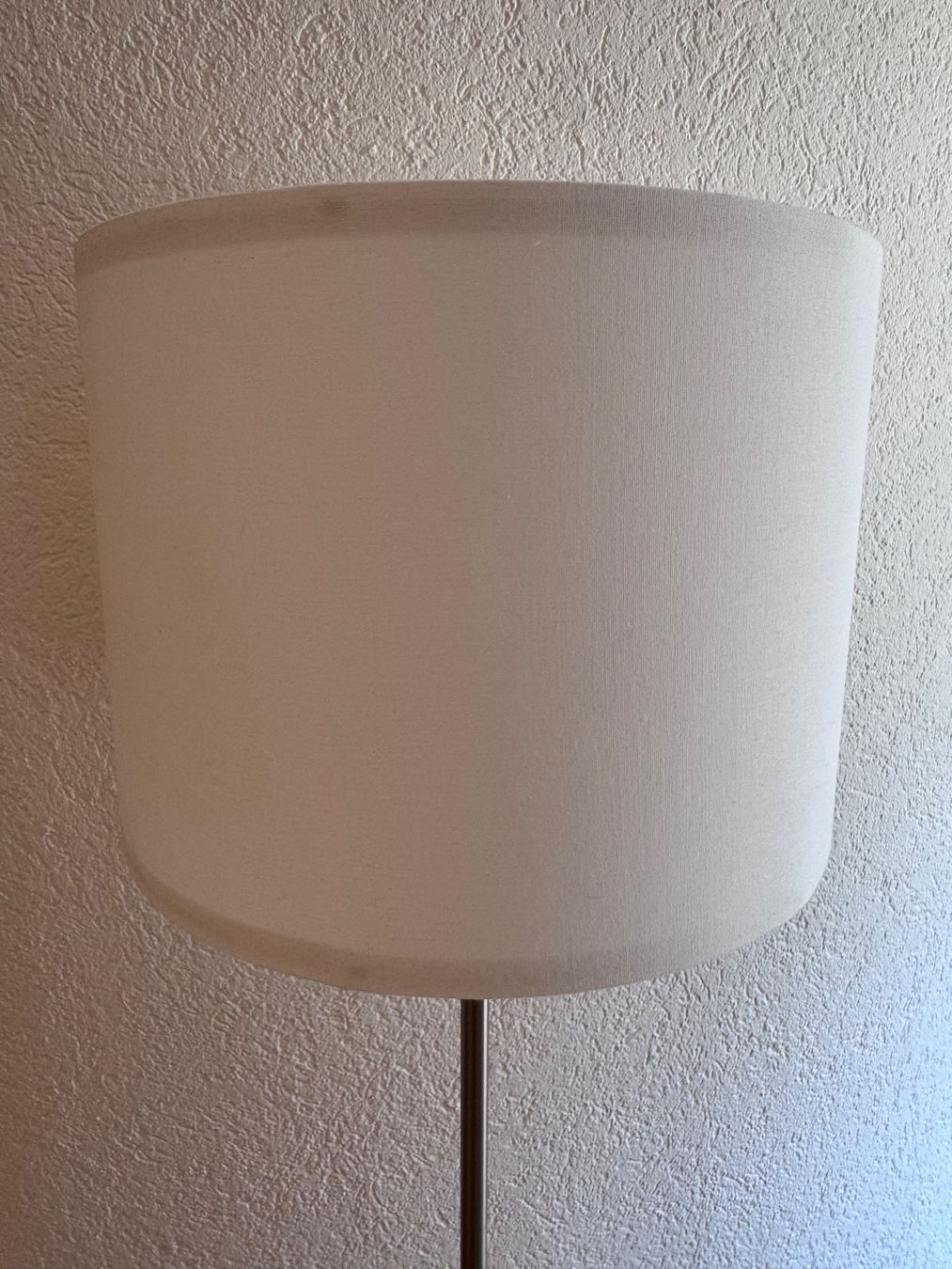 Ikea Lampade: IKEA Stehlampe mit Metallfuss und Stoffschirm – Usato da St. Gallen venduto da kara_24 3