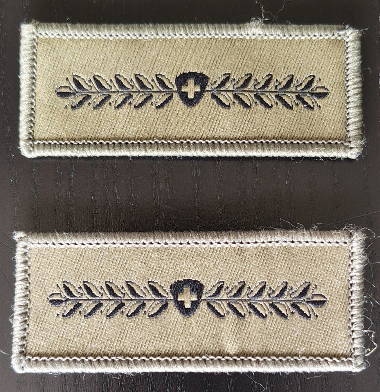 Armée suisse Plaquettes & Badges: 2 Milizabzeichen – D'occasion à Biberist par Slick