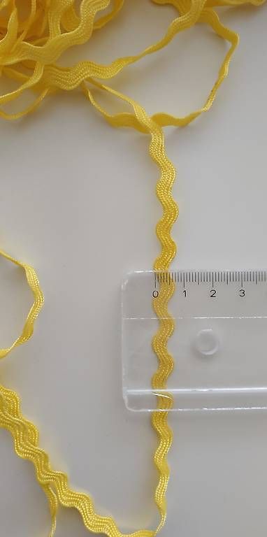 Nastri decorativi: 3 Meter Zig zag Band Einfassband 5mm gelb – Usato da Allschwil venduto da 86d_fmd5 1