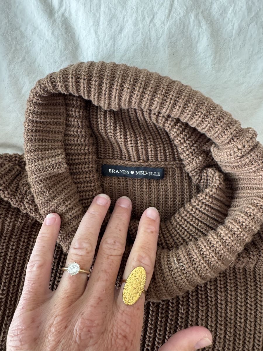 Brandy Melville Maglioni & Felpe: Pull col roulé Brandy Melville marron taille unique bon état – Usato da Genève venduto da lejardindesvetements 3