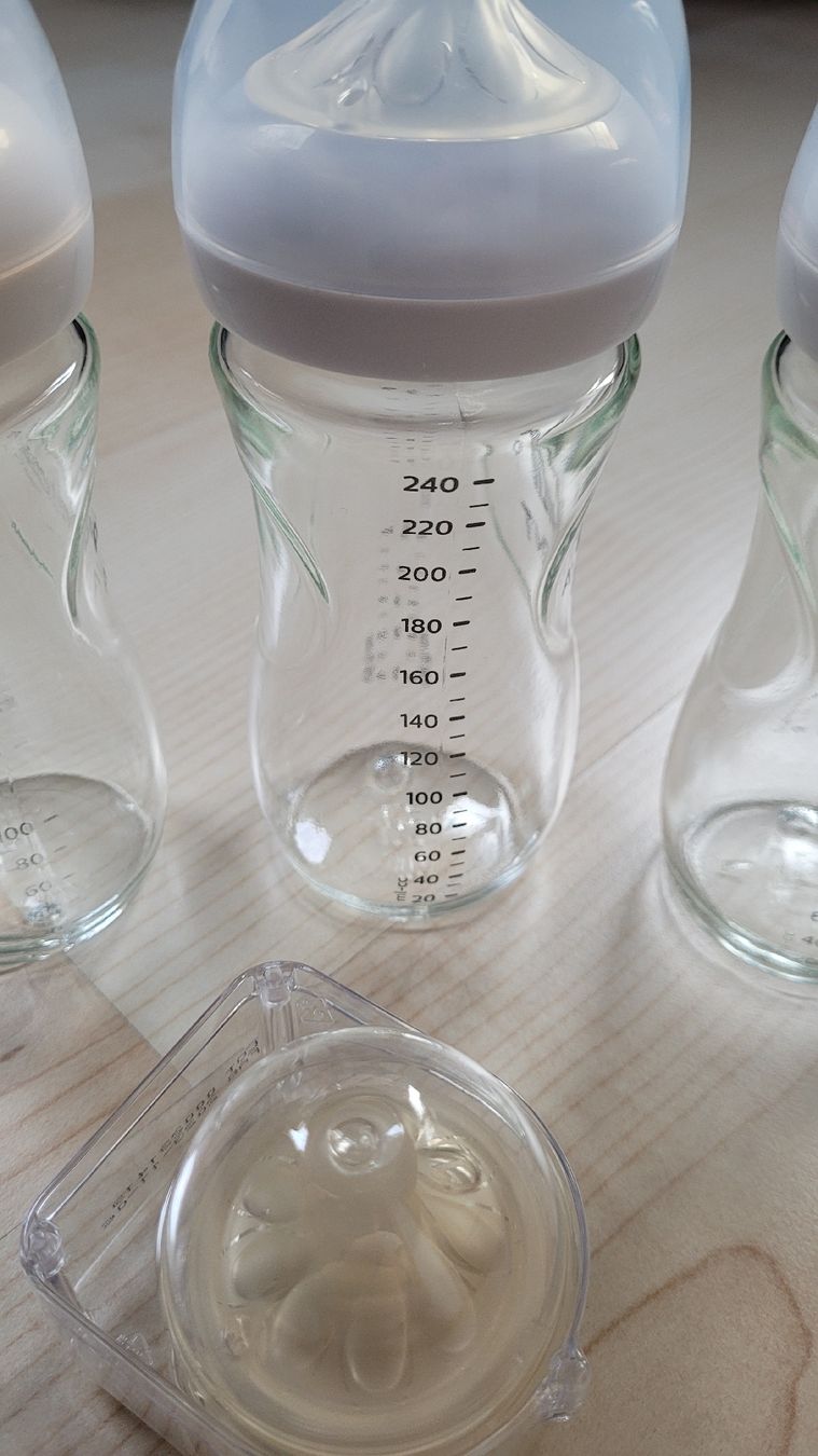 Avent Baby-Mahlzeiten: 3x Glasflaschen Philips Avent 240ml gebraucht – Gebraucht aus Wattwil von JosuaSchneider 2