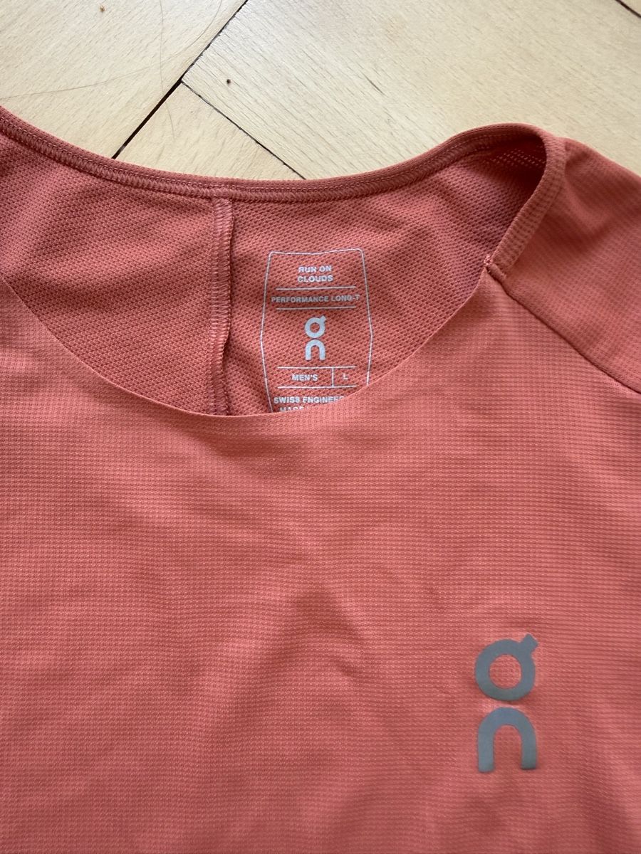On T-shirt: On Performance Longsleeve  – Usato da Bern venduto da Laufsport3000 1