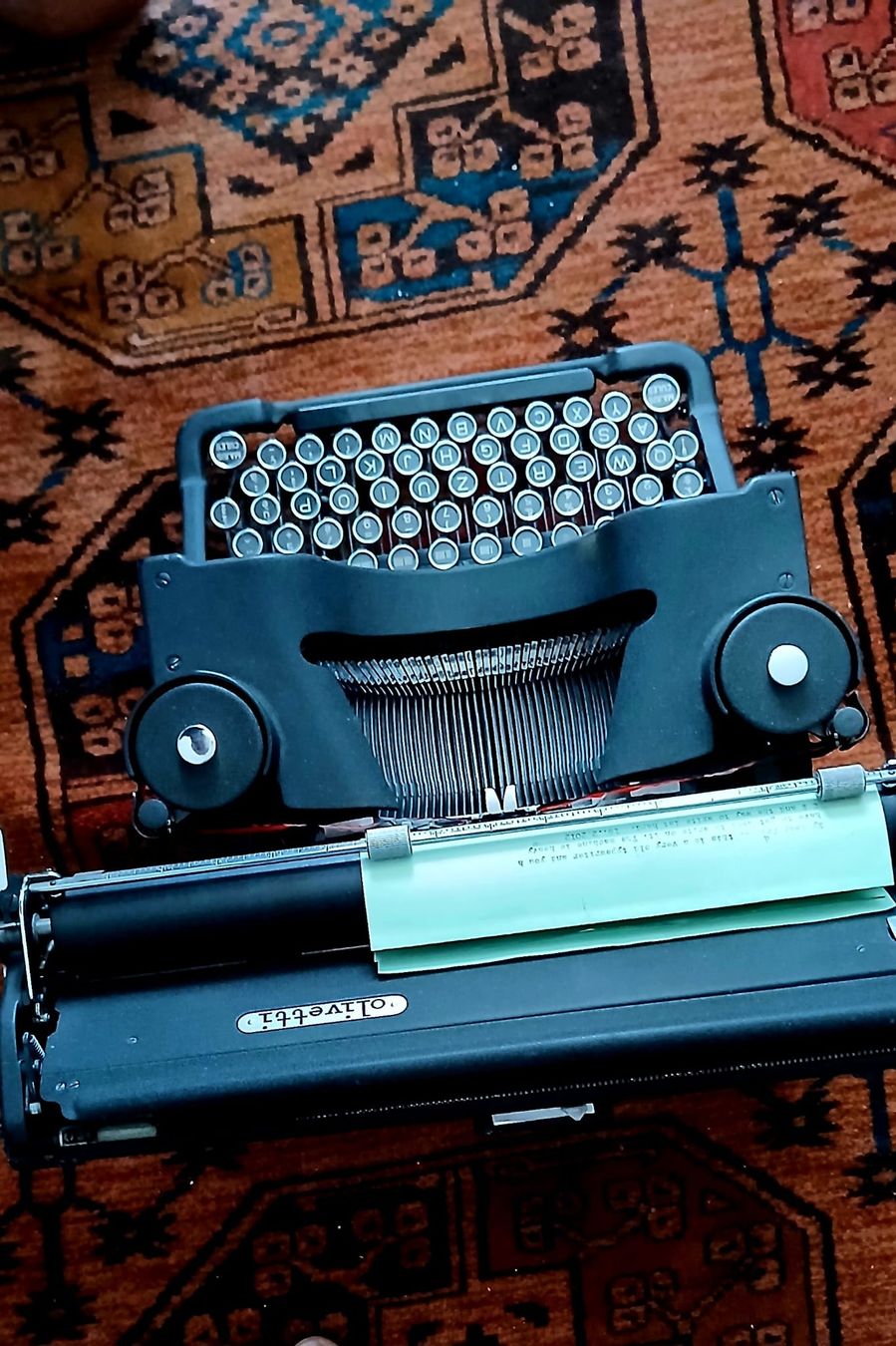 Olivetti Machines à écrire: Machine à écrire Olivetti – D'occasion à Cornaux NE par sam_dy77 4