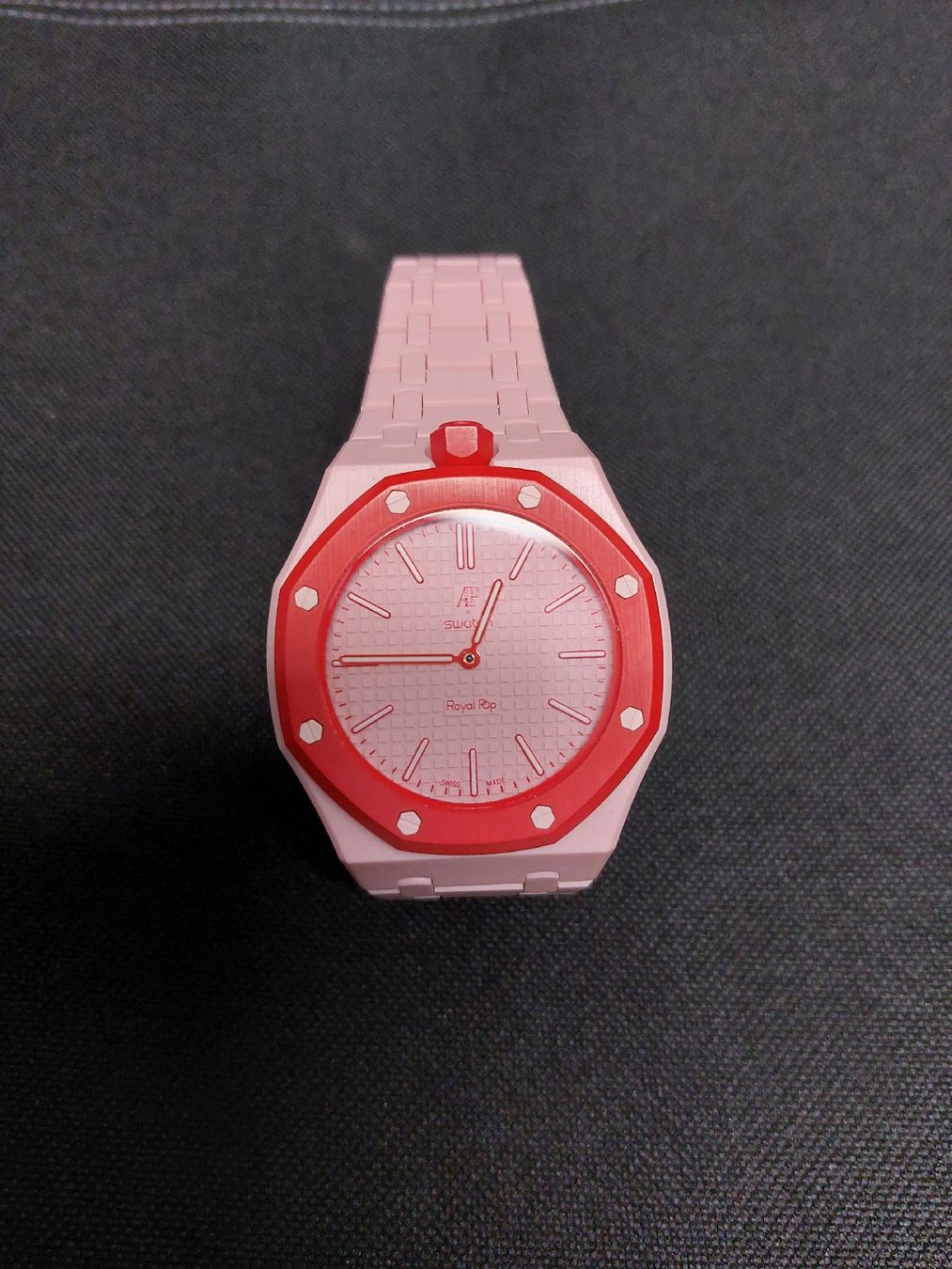 Swatch Orologi: Swatch Royal Pop Otto Rosso – Nuovo e nell'imballaggio originale da Orpund venduto da Sputn1k