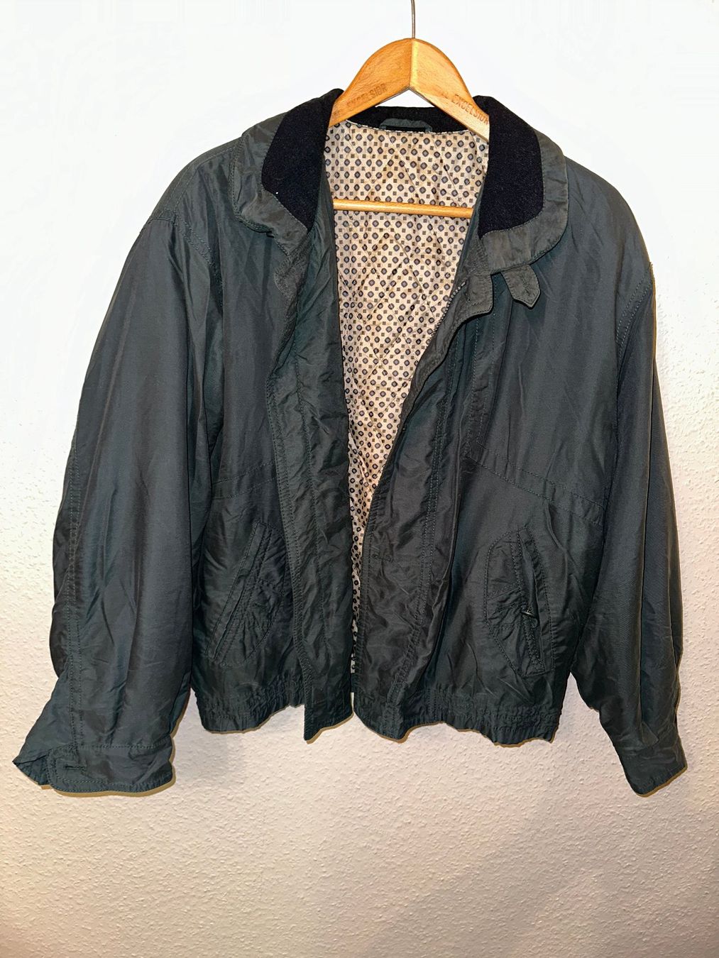 Lotti di vestiti: Lot de 5 vestes diverses – Usato da Ste-Croix venduto da mjmg 2