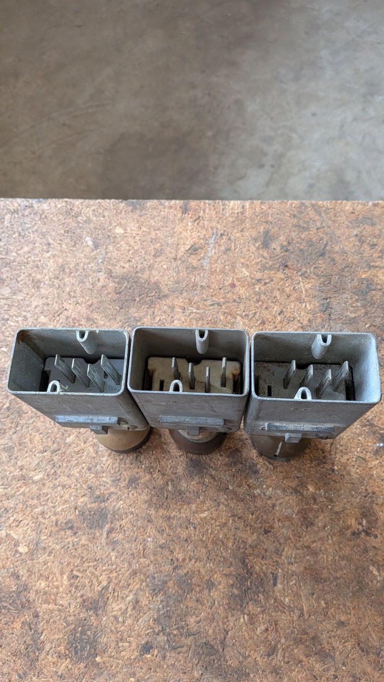 Spine: Stecker GMC 3P-E/T(B) 32A 500V – Usato da Wilen (Gottshaus) venduto da mahi87 1