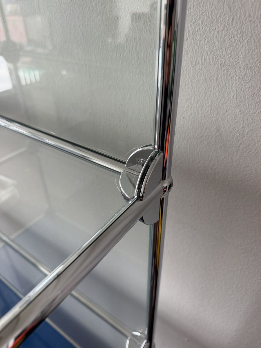 USM Vitrines: USM Haller Glasvitrine – D'occasion à Rickenbach b. Wil par Pinus8 4