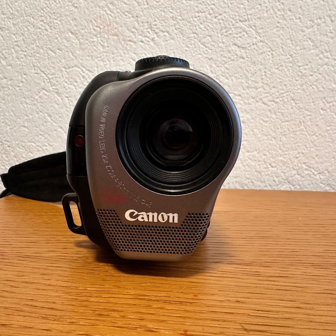 Canon Videocamere: Canon UC-X2 Hi Camcorder, 8mm – Usato da affoltern am albis venduto da bakee 5