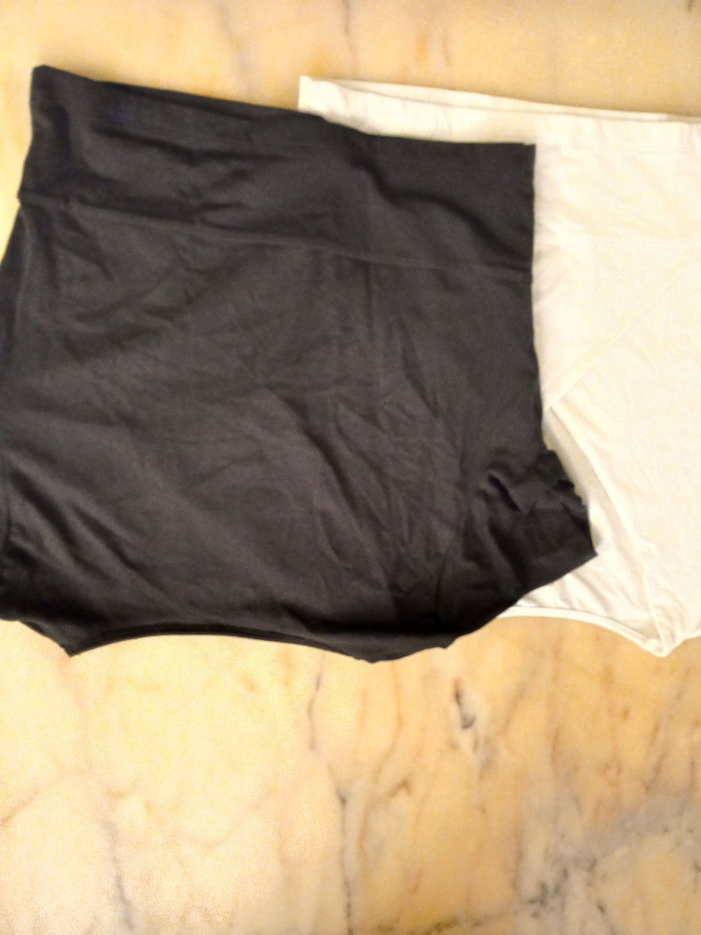 T-shirt: Shirt im 2Set M,schwarz,weiss – Nuovo (secondo la descrizione) da Solothurn venduto da Shanty.20 5