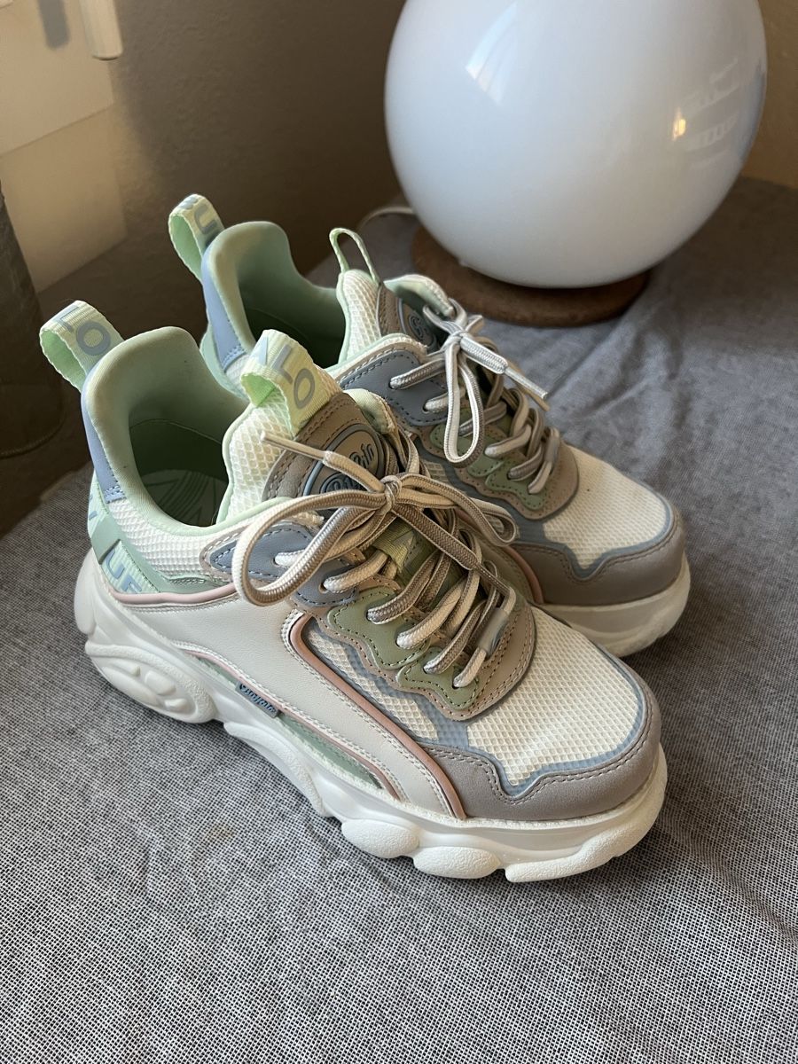 Buffalo Scarpe da donna: Buffalo Sneakers Gr. 36 – Usato da Brittnau venduto da kiimdiana