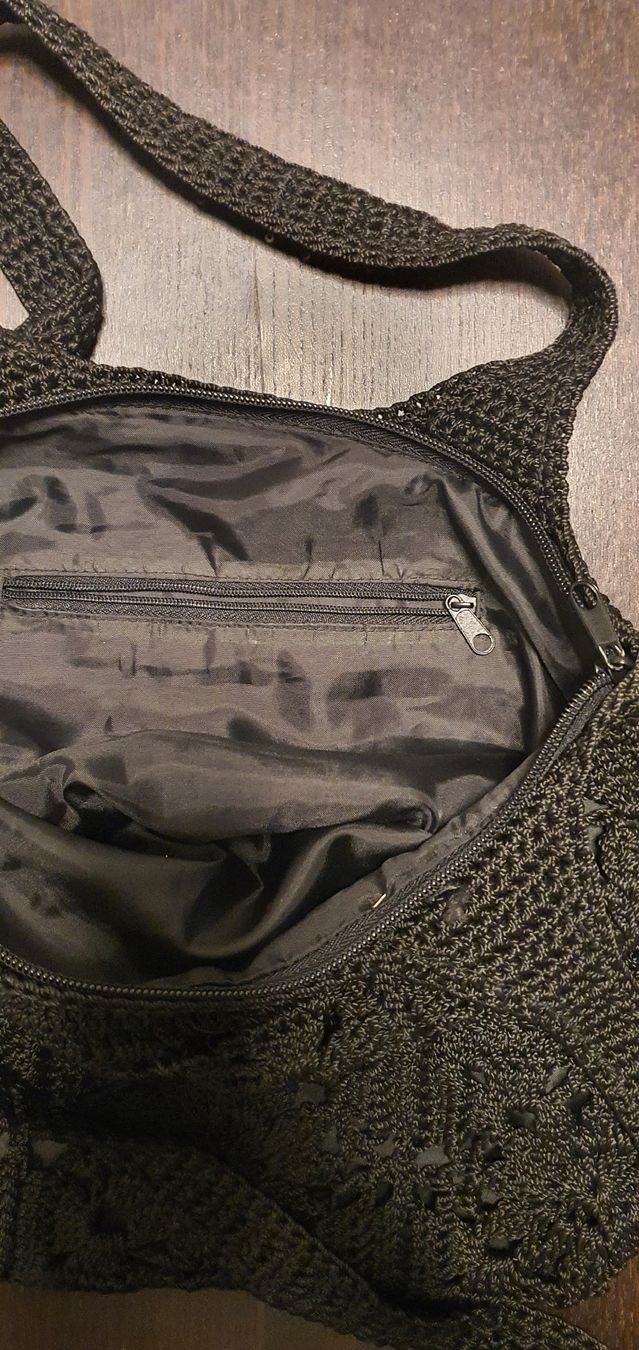 Borse da donna: Gehäkelte Handtasche – Difettoso da Winterthur venduto da LaRoque 1