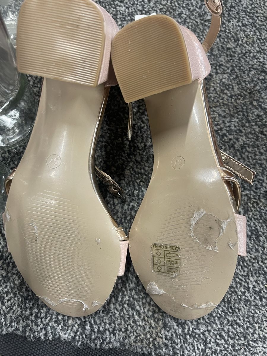 Scarpe da donna: Adluum Gr.37 heels – Usato da Oberwil BL venduto da dyl_htk9 2