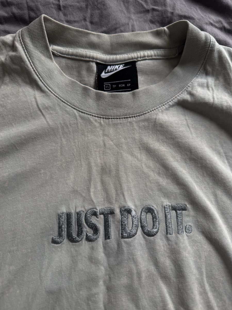 Nike T-shirt: Nike T-Shirt Vintage – Usato da Zürich venduto da yneez 1