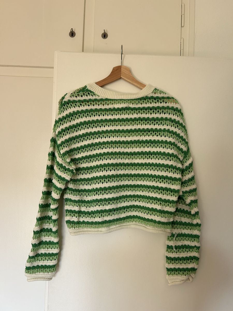 Pull&Bear Pullover & Sweatshirts: Pull & Bear green and white striped knit sweater  – Gebraucht aus Zürich von ori_9dcy 4