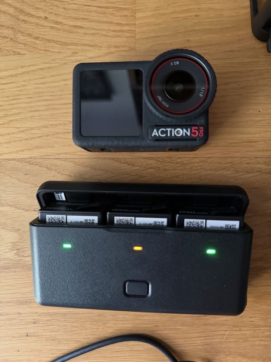 DJI Action Cam: DJI Osmo Action 5 Pro Camera adventure set with accessories – Neu (gemäss Beschreibung) aus La Tour-de-Peilz von bma_s97h 1