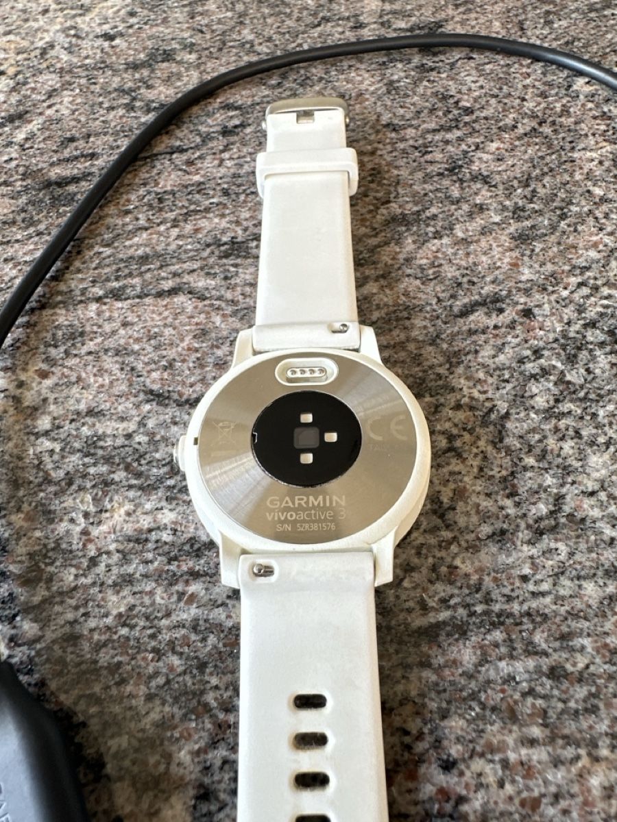 Garmin Smartwatch: Garmin Vivoactive 3 weiss – Usato da Emmen venduto da moodle13 3