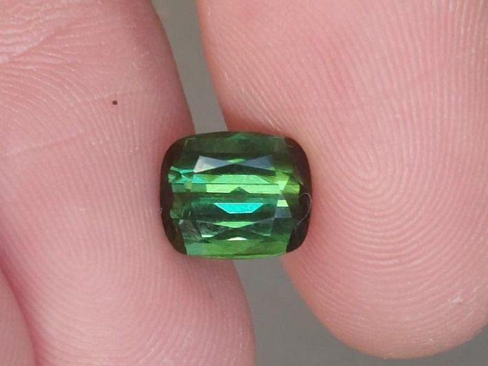 Pietre preziose: 2.4ct Green Tourmaline – Nuovo (secondo la descrizione) da Bévilard venduto da Yougems