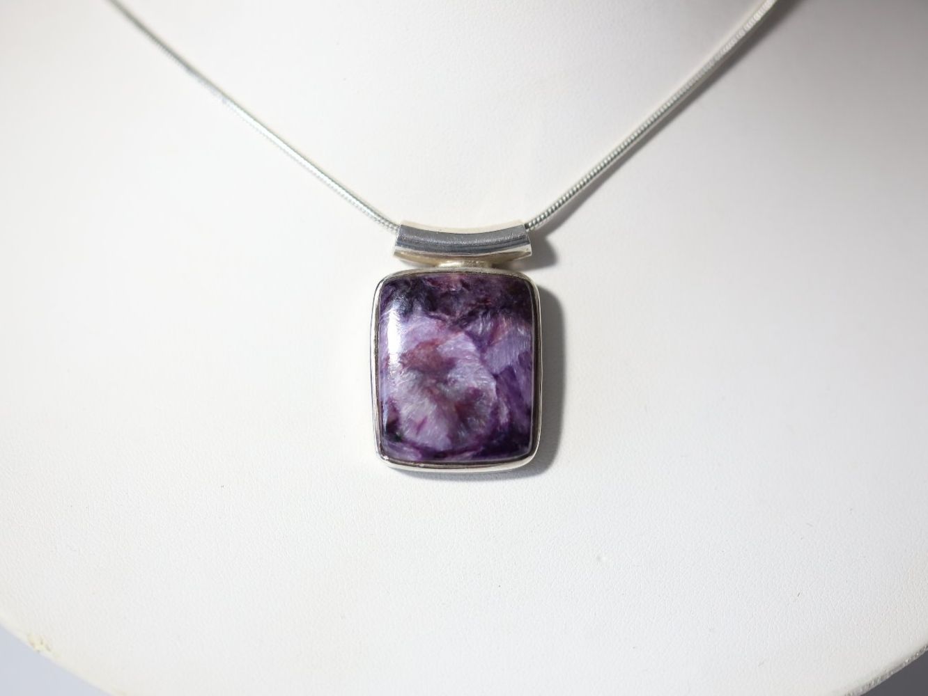 Ciondoli: Pendentif / Anhänger Argent 925 & Charoite / Charoit - NEUF – Nuovo e nell'imballaggio originale da Lausanne venduto da Ory7