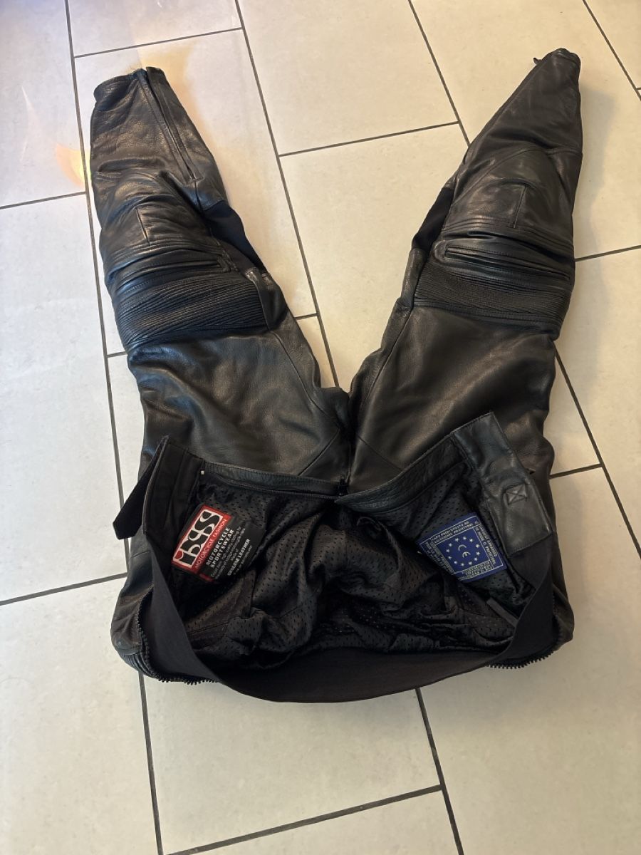 IXS Pantaloni: iXS Motorrad Lederhose Gr. 56 – Usato da Deitingen venduto da Himhip 3