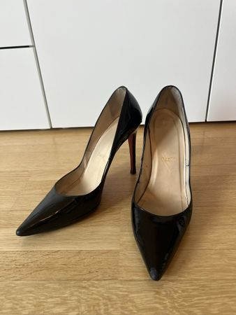 Christian Louboutin leather pumps - 39.5 