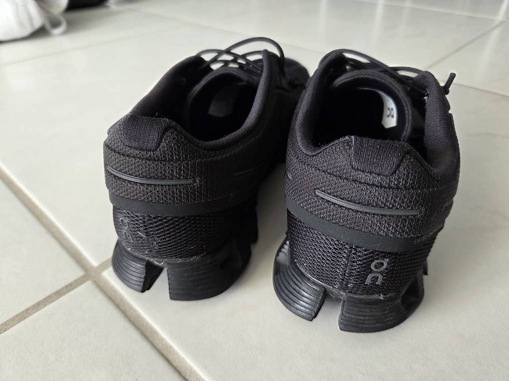 On Scarpe da donna: Damen Schuhe On Cloud  gr 37,5 – Nuovo (secondo la descrizione) da Bronschhofen venduto da Katrusja 4