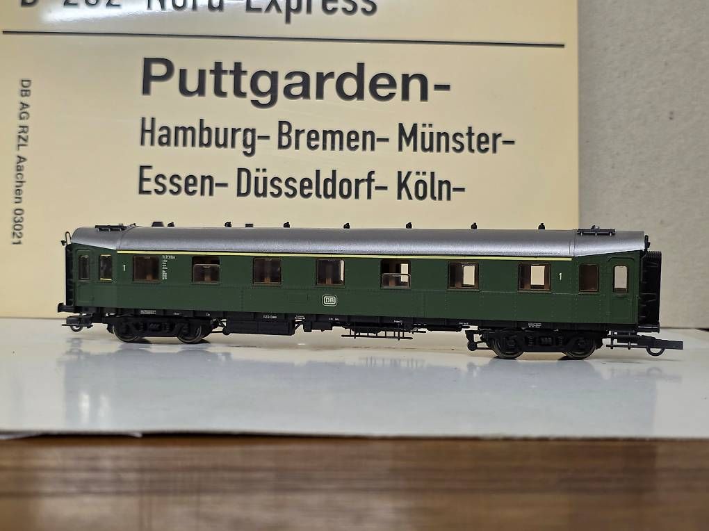 Roco Modelleisenbahnen: Roco 44444 - DB A4ü-23 11 213 Esn – Gebraucht aus Préverenges von BAe146 2