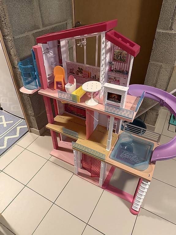Puppenhäuser & -möbel: Maison barbie  – Gebraucht aus Porsel von kevin68
