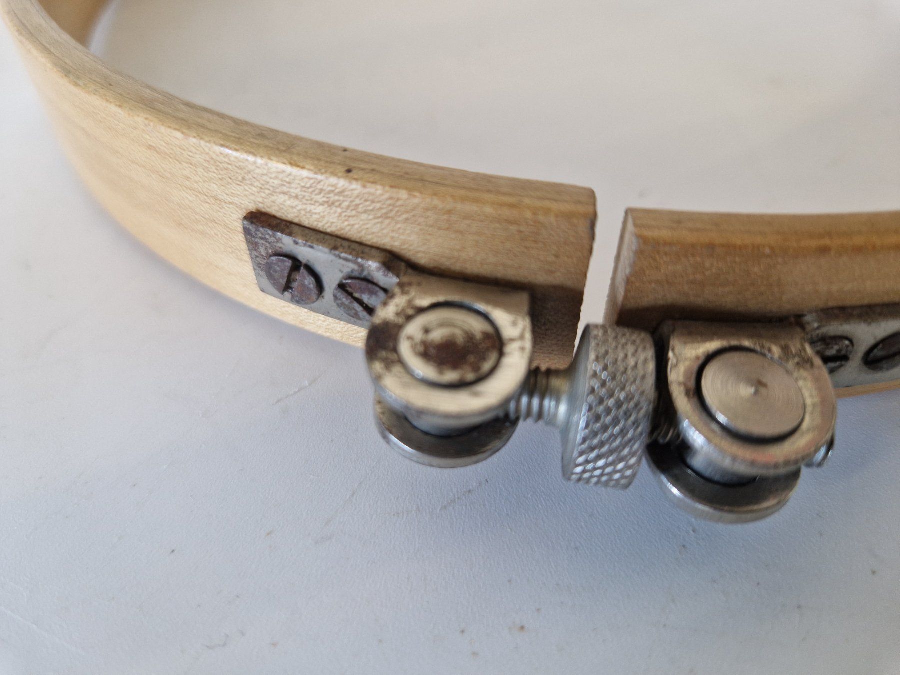 Cerchi da ricamo: VINTAGE Strickrahmen aus Holz – Usato da Muhen venduto da Restwert_Muhen 8