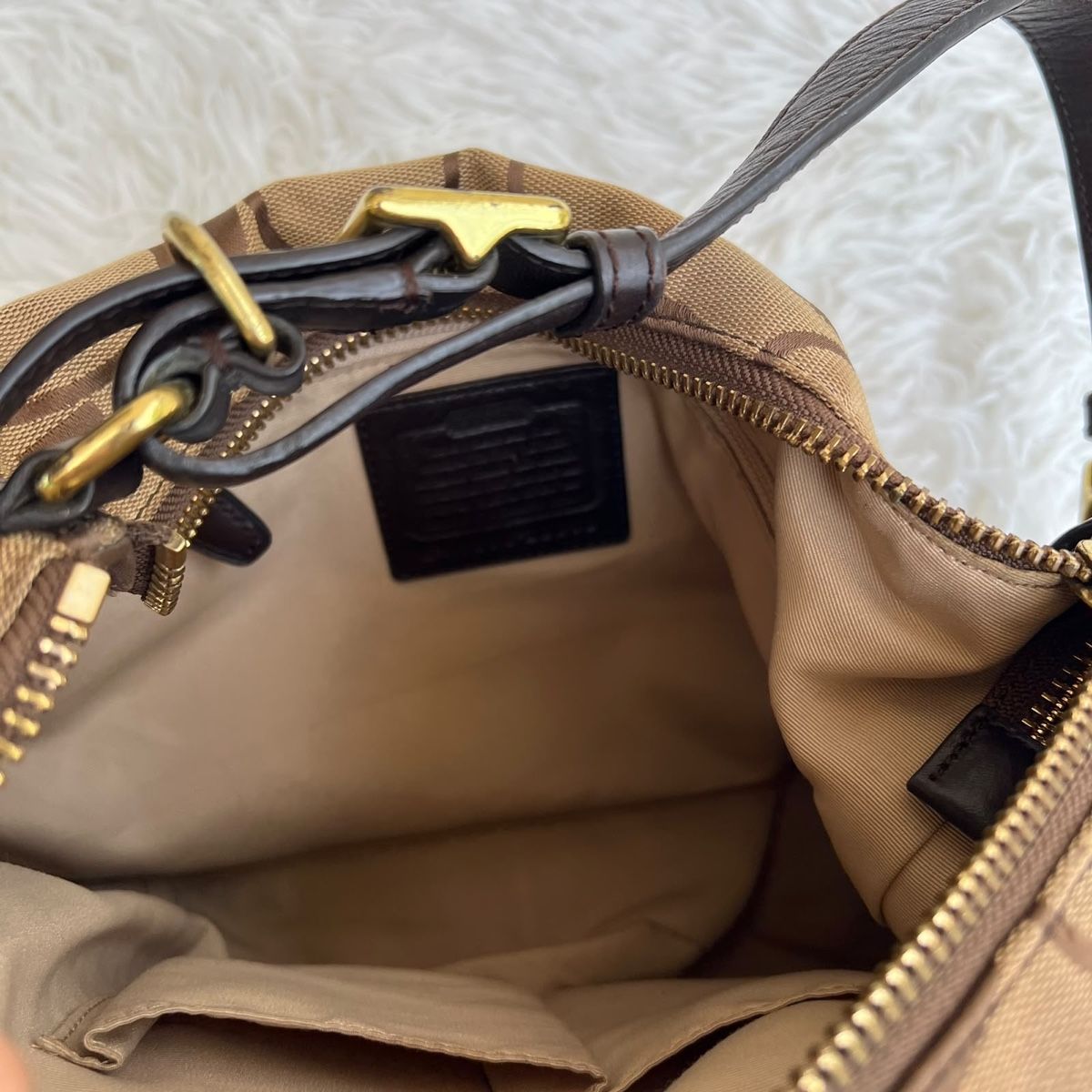Coach Borse da donna: Coach Umhängetasche Monogramm braun Leder 36x28cm – Usato da Eggenwil venduto da CNSRVINTAGE 5