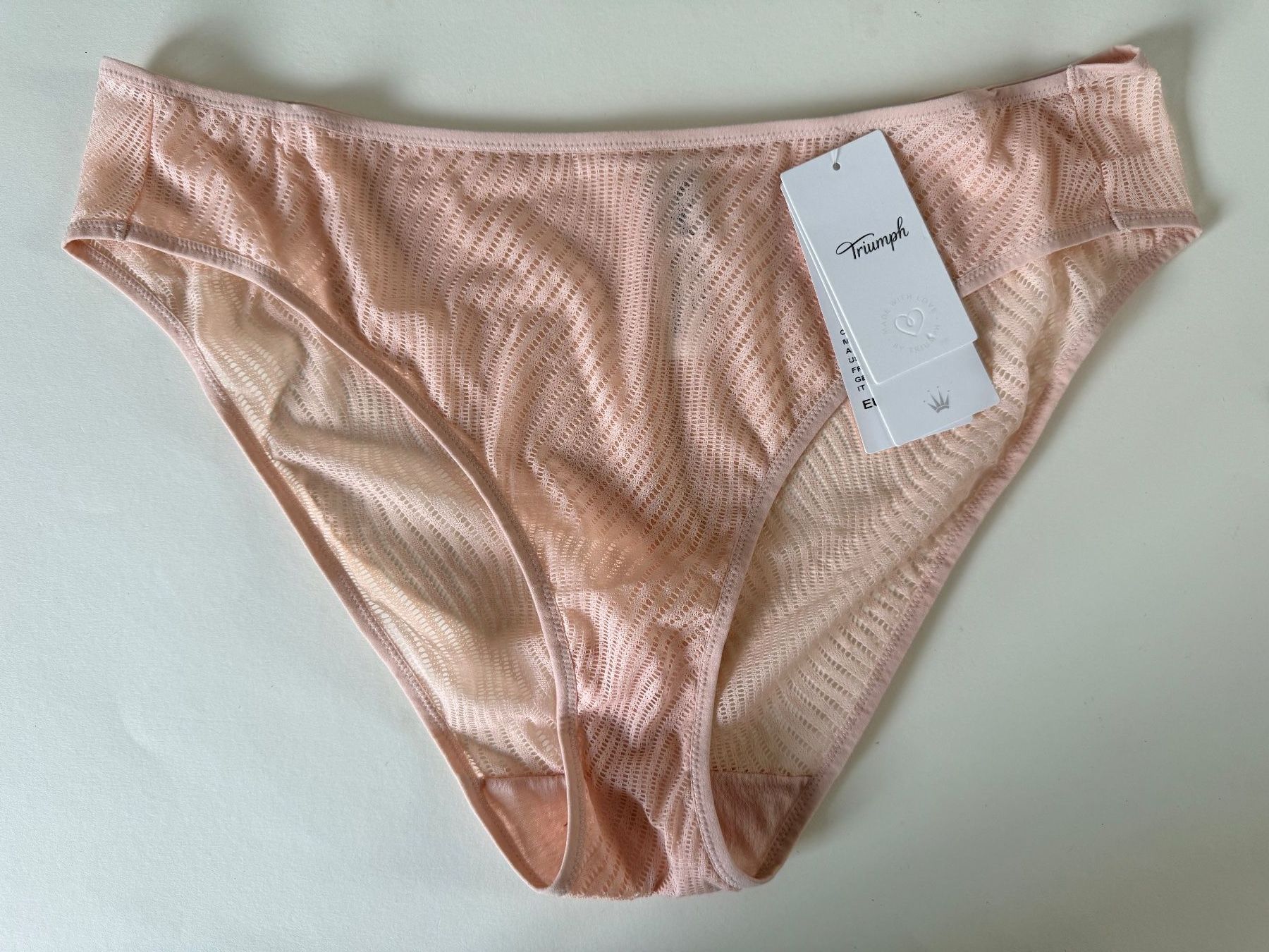 Triumph Autres dessous: TRIUMPH, Tai HARMONY SPOTLIGHT, Grösse 46, Farbe Hautfarbe – Neuf avec emballage d'origine à Rudolfstetten par gst_g7xl