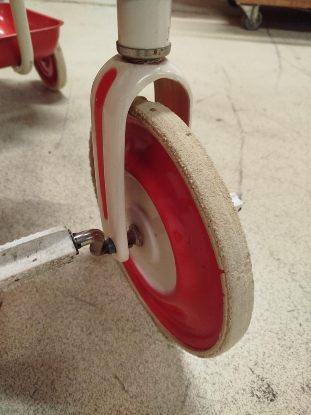Fahrzeuge für Kinder: Tricycle ( nr 1 ) – Gebraucht aus La Chaux-de-Fonds von Emmaus2300CDF 5