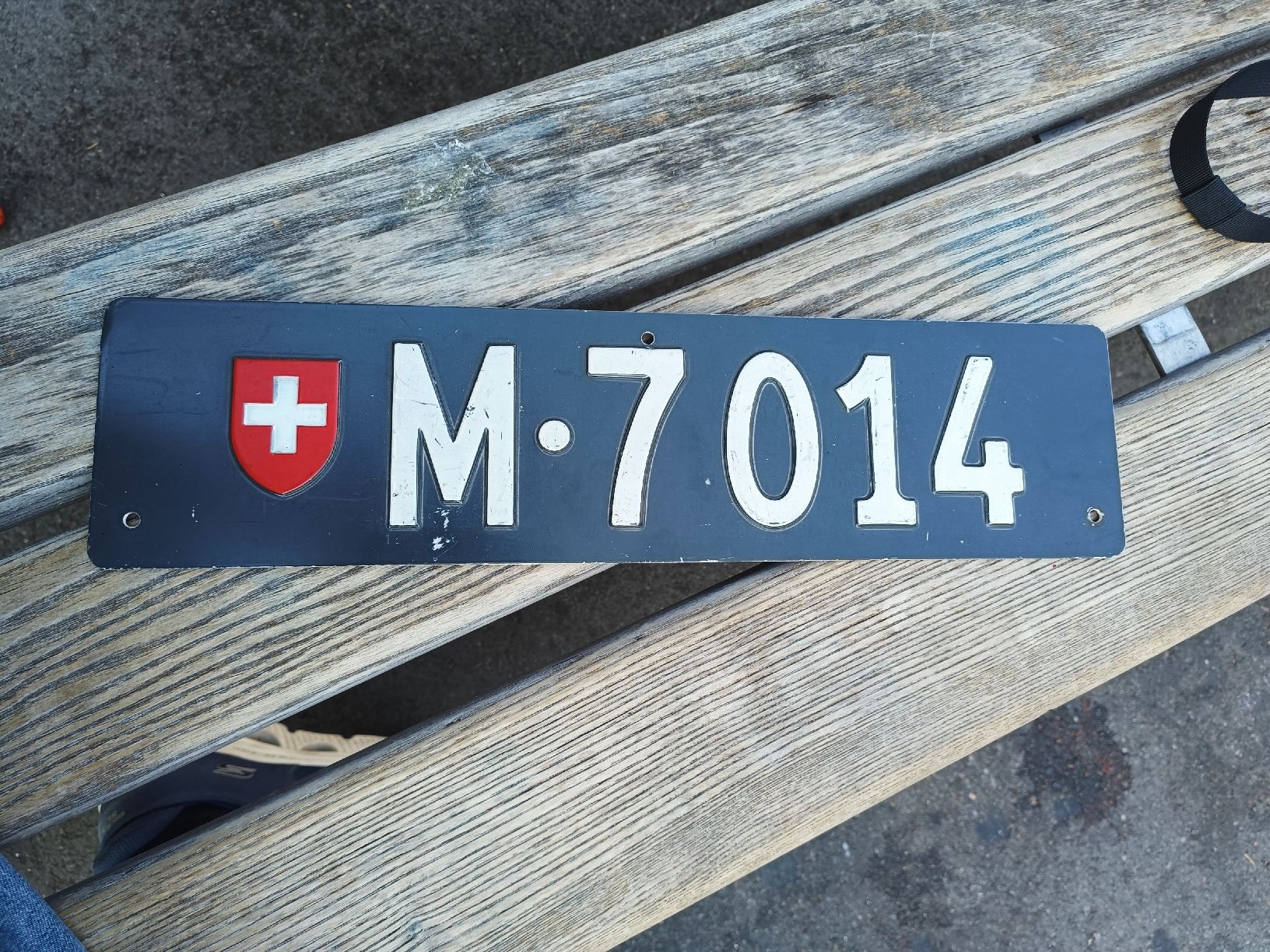 Schweizer Armee Schilder: Altes Militär Kennzeichen M 7014 – Gebraucht aus Brugg AG von Ente015