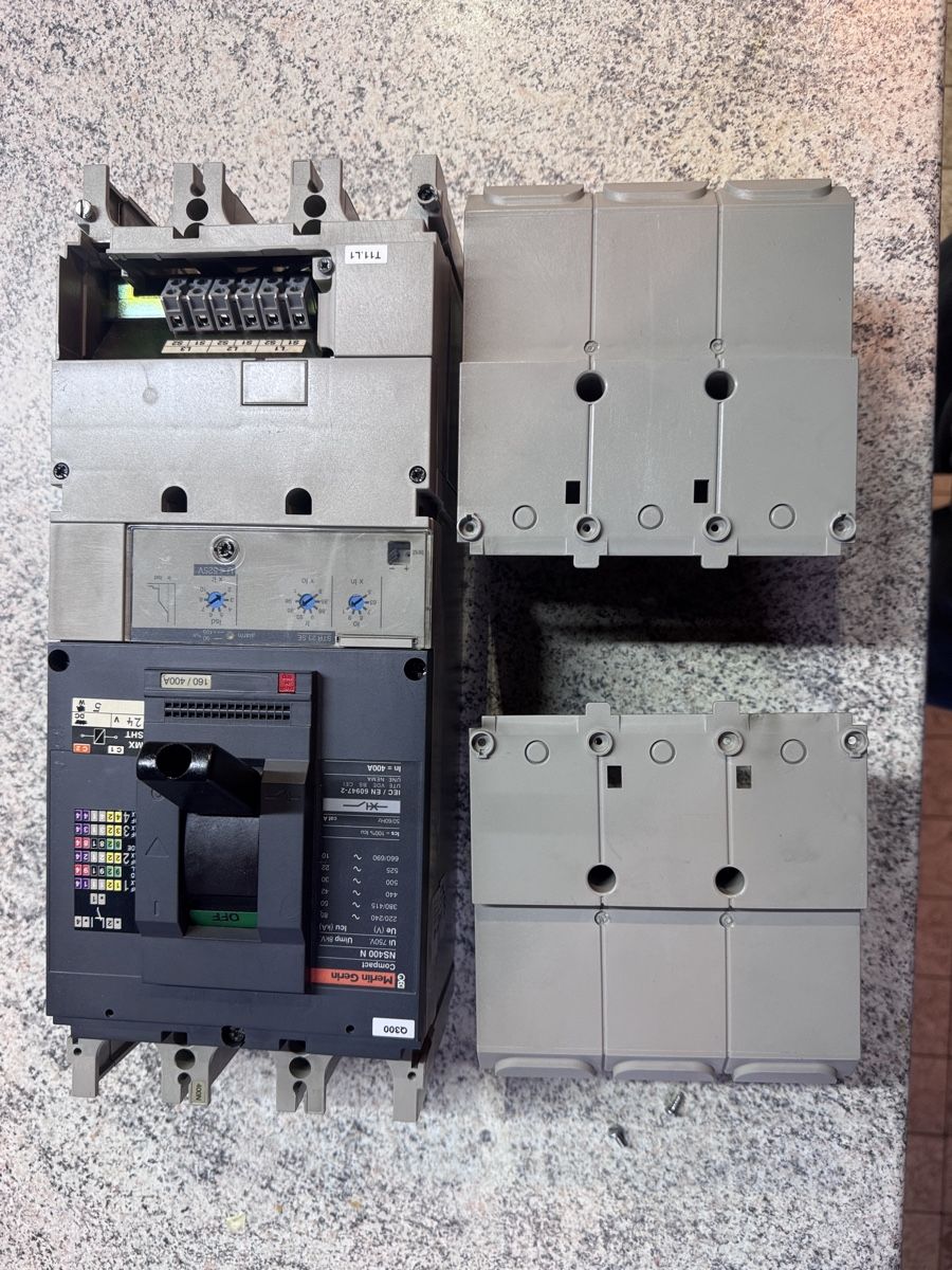 Schneider Interruttori: Merlin Gerin Compact NS400 N Leistungsschalter 3P 400A – Usato da Rietheim venduto da GaborKovesi 5