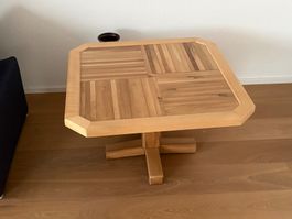 Holztisch quadratisch mit Säulenfuss gebraucht guter Zustand