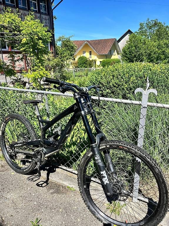 YT Biciclette: YT TUES CF Pro M – Usato da St. Gallen venduto da lukasmet17 3
