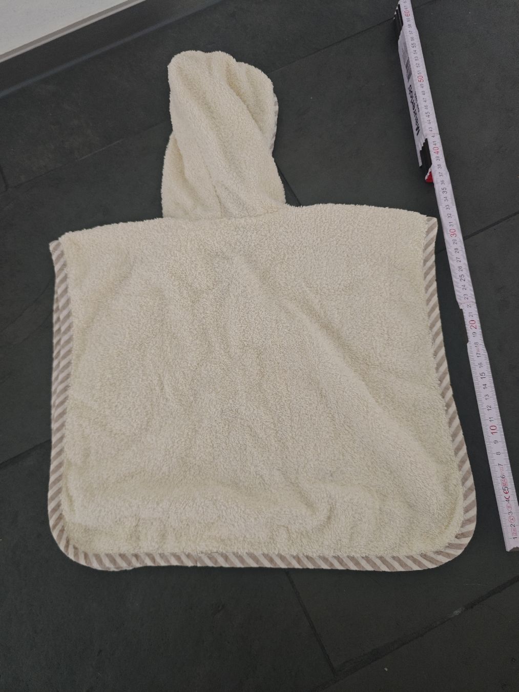 Serviettes de bain: Kinder Badeponcho mit Bär  – Neuf (Voir description) à Thalwil par ber_vd7x 1