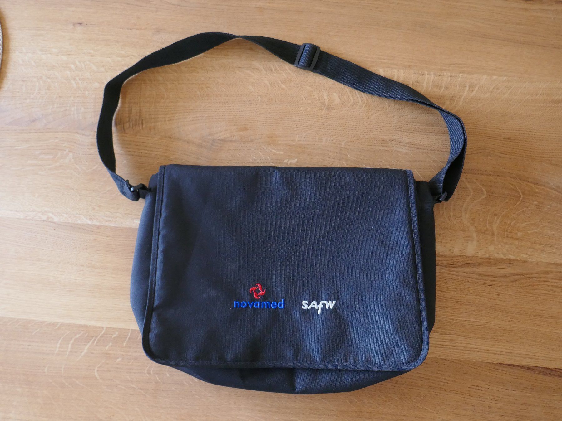 Borse: Laptop Tasche – Usato da Stäfa venduto da koopjesnu