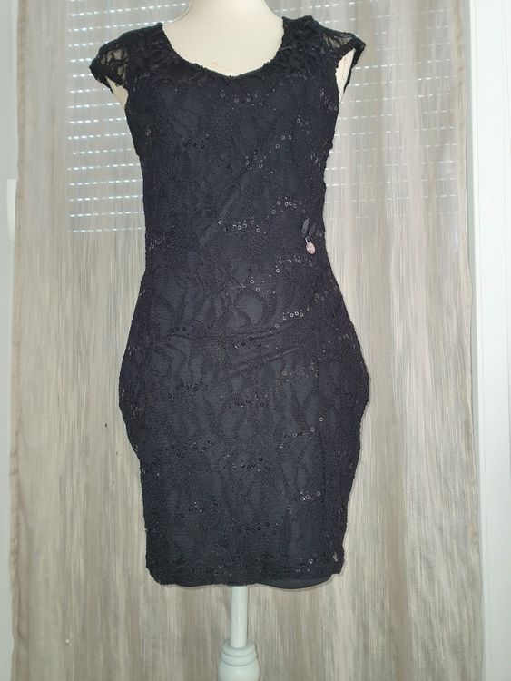 Petite robe noire pailletée Guess taille S. 1