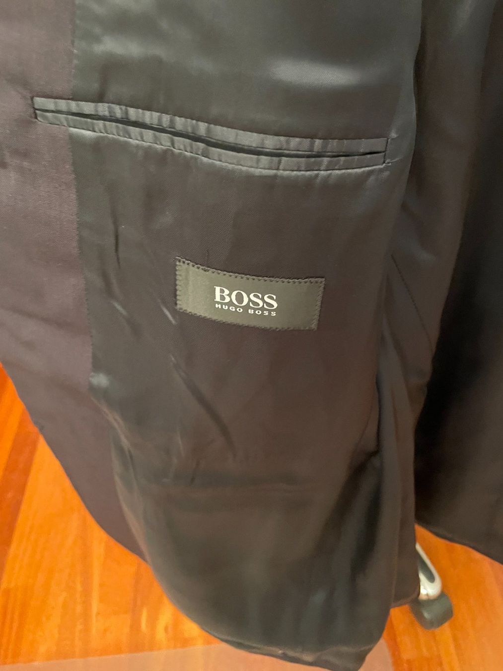 Hugo Boss Giacche: Veste Hugo Boss noire – Usato da OBERENGSTRINGEN venduto da Lolo6316 5