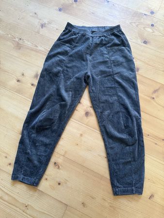 Graue Cordhose von Transit, Grösse M, Top Zustand!