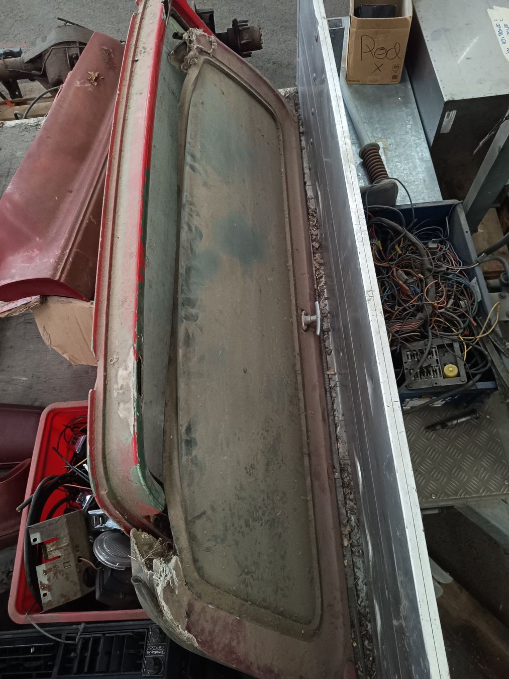 Dodge Tutti pezzi di ricambio auto: Dodge Ramcharger Dodge Ram W / D – Difettoso da Buchs SG venduto da ClassicGarageHauser 8