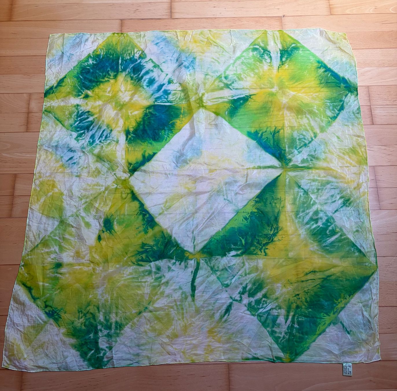 Foulard & Sciarpe: Seide Foulard – Usato da Unterägeri venduto da Jutka_04 2