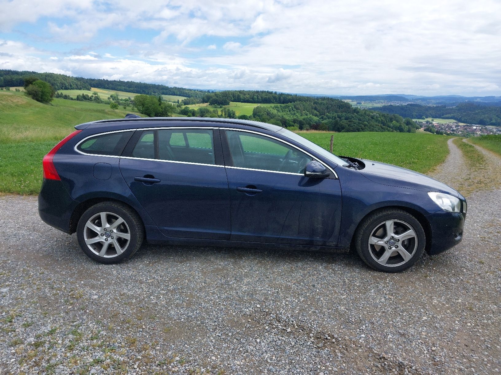 Autos: Volvo V60 D5 Kombi  – Gebraucht aus Neftenbach von BF92