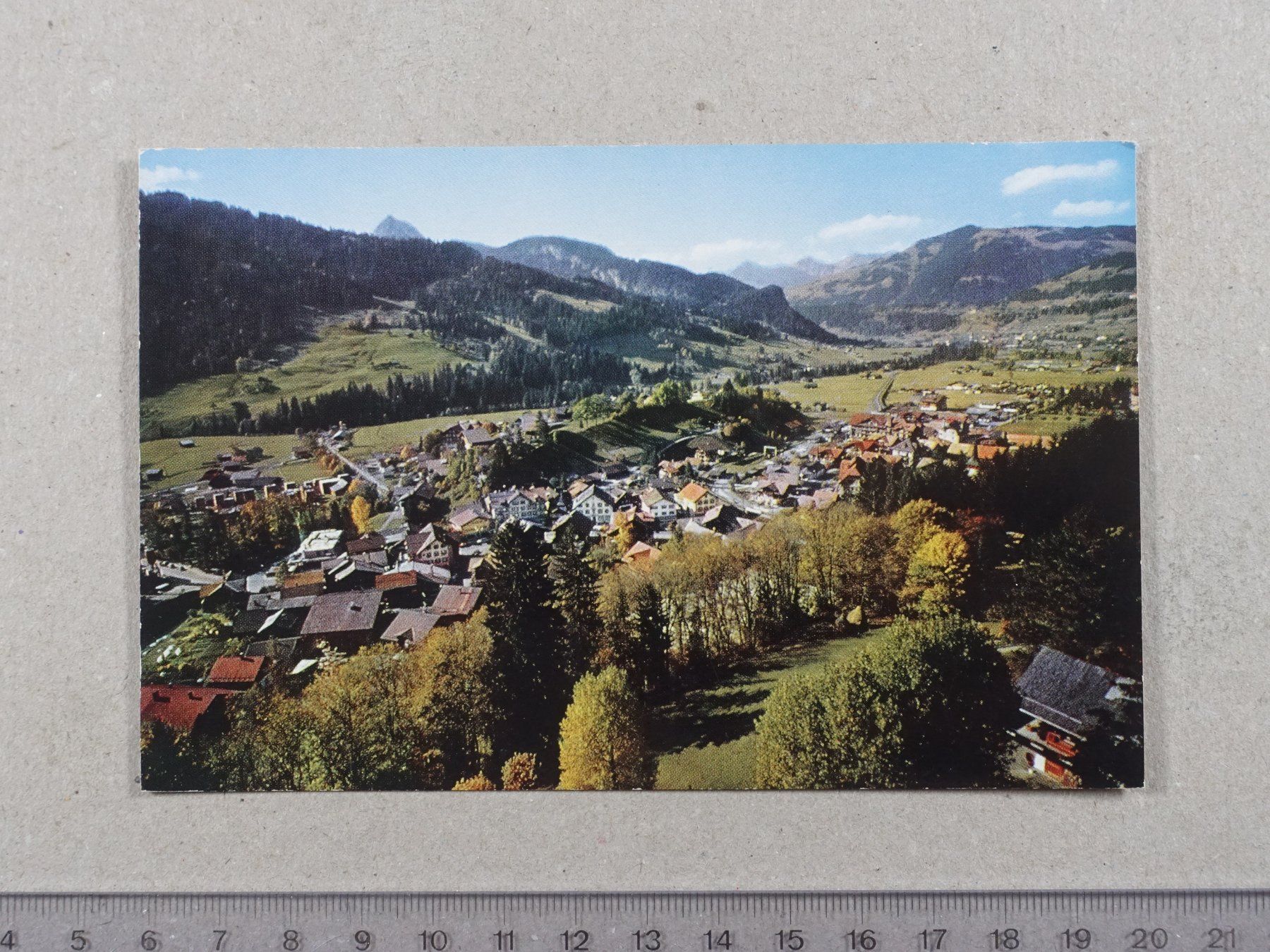 Cartoline postali: Gstaad, Berner Oberland – Usato da Lenzburg venduto da fh1